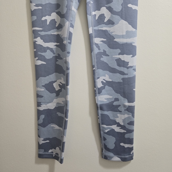 Athleta Girl High Rise Stash Your Treasures Tight in Camo Blue XL/14 - Picture 4 of 7